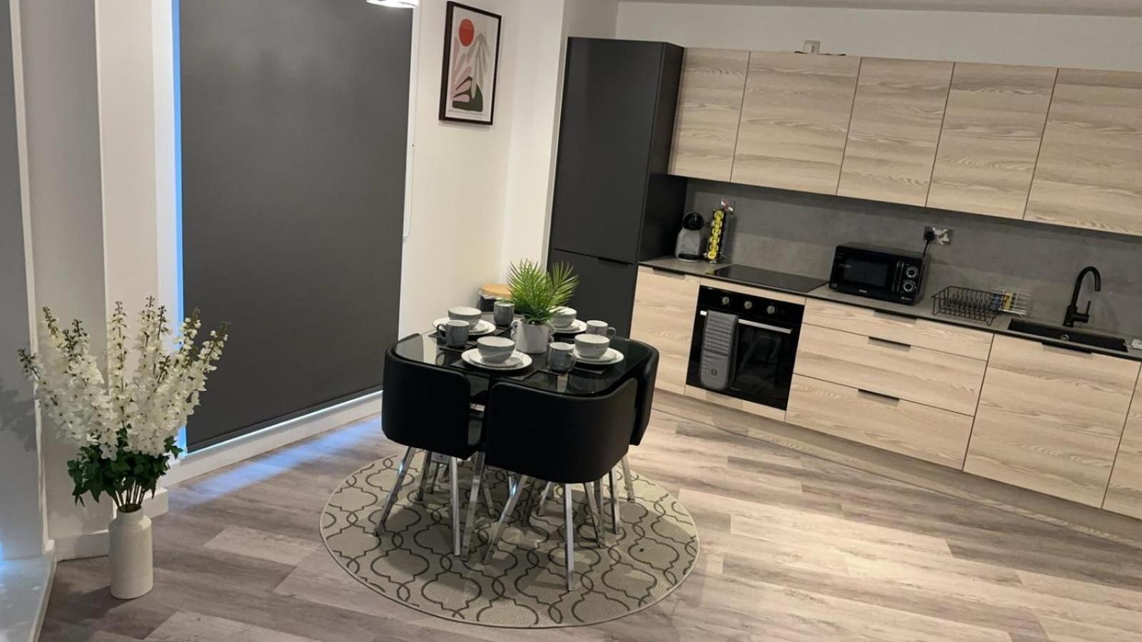 Stunning 2-Bed Premium Apartment - Free Wi-Fi Preston  Exterior foto